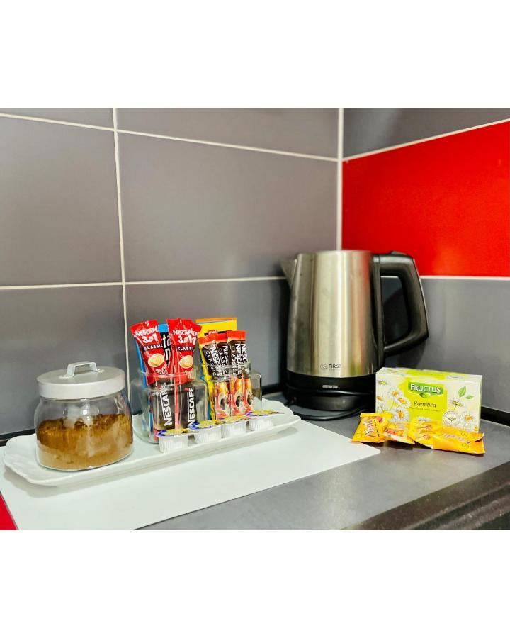 Apartman Jelena Apartment สเรมสกา มิโตรวิตซา ภายนอก รูปภาพ