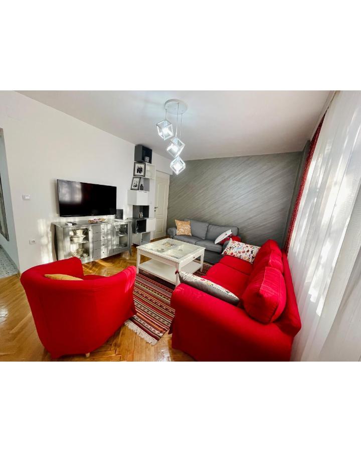 Apartman Jelena Apartment สเรมสกา มิโตรวิตซา ภายนอก รูปภาพ